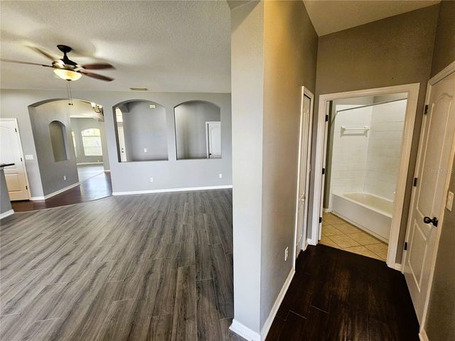1824 MIRA LAGO CIRCLE, Ruskin, FL 33570