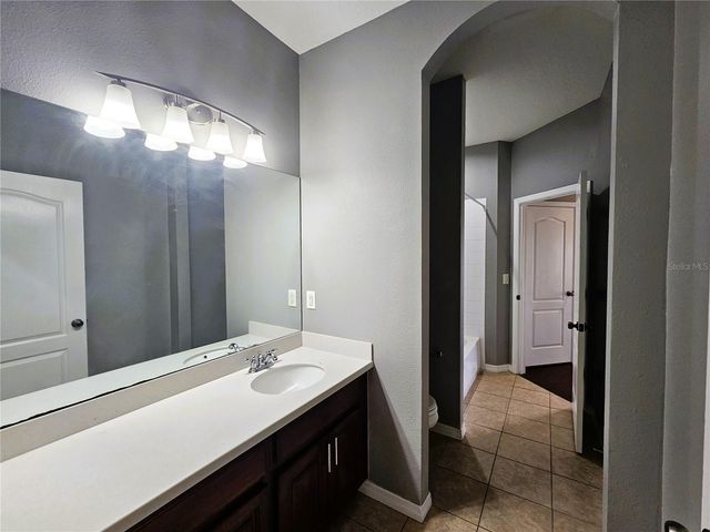 1824 MIRA LAGO CIRCLE, Ruskin, FL 33570