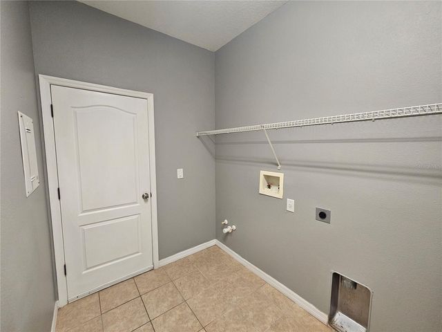 1824 MIRA LAGO CIRCLE, Ruskin, FL 33570