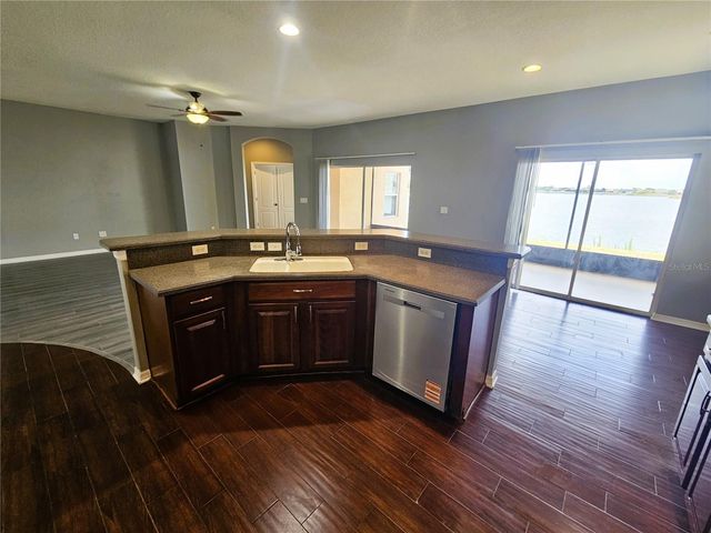 1824 MIRA LAGO CIRCLE, Ruskin, FL 33570