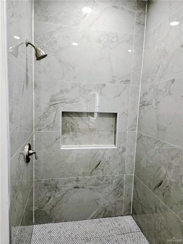 204 W 1st W Street, La Joya, TX 78560