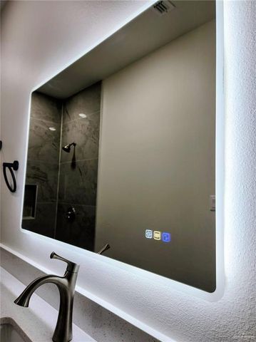 204 W 1st W Street, La Joya, TX 78560