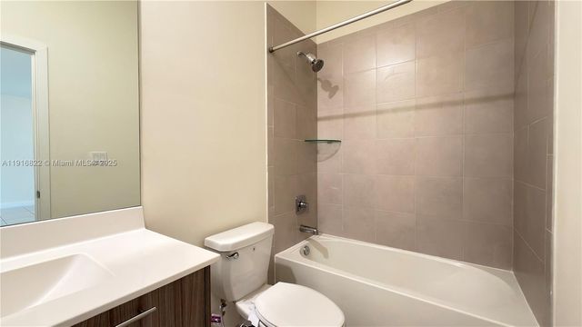 7905 NW 104th Ave 24, Doral, FL 33178