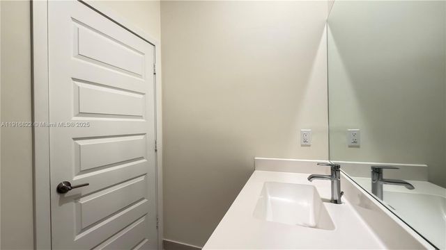 7905 NW 104th Ave 24, Doral, FL 33178