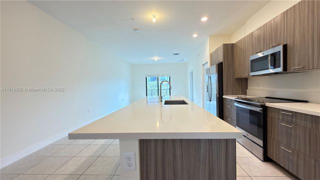 7905 NW 104th Ave 24, Doral, FL 33178