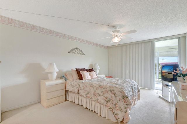 23099 BARWOOD Lane N 306, Boca Raton, FL 33428