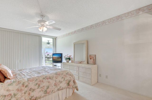 23099 BARWOOD Lane N 306, Boca Raton, FL 33428