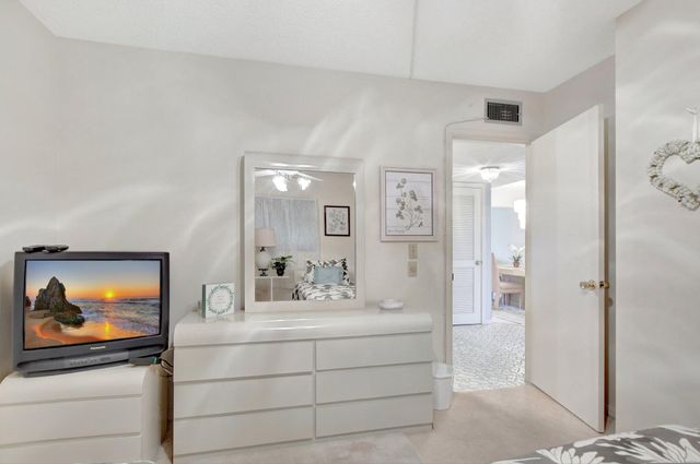 23099 BARWOOD Lane N 306, Boca Raton, FL 33428