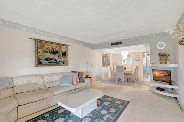 23099 BARWOOD Lane N 306, Boca Raton, FL 33428