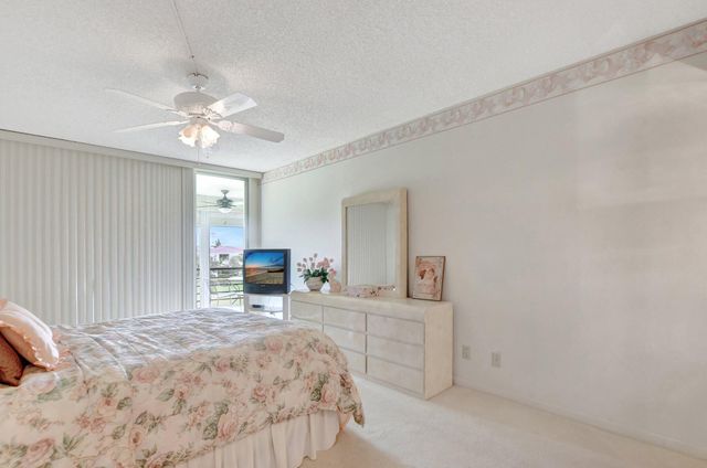 23099 BARWOOD Lane N 306, Boca Raton, FL 33428