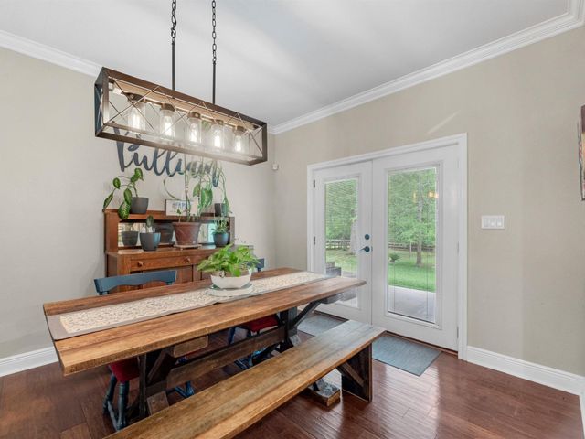 210 Creekside Drive, Magnolia, TX 77354