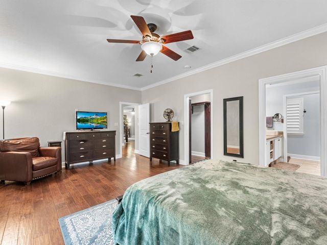 210 Creekside Drive, Magnolia, TX 77354