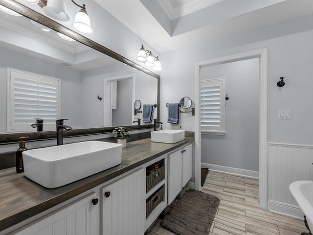 210 Creekside Drive, Magnolia, TX 77354