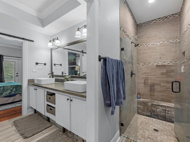 210 Creekside Drive, Magnolia, TX 77354