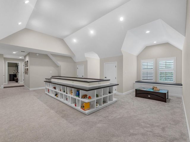 210 Creekside Drive, Magnolia, TX 77354