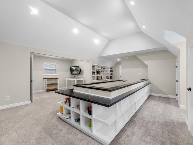 210 Creekside Drive, Magnolia, TX 77354