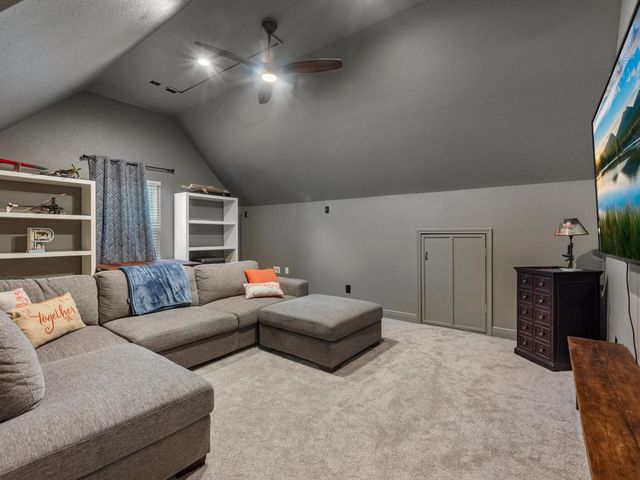 210 Creekside Drive, Magnolia, TX 77354