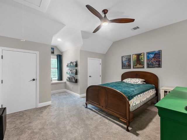 210 Creekside Drive, Magnolia, TX 77354
