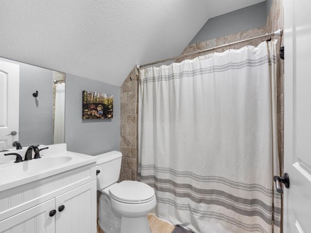 210 Creekside Drive, Magnolia, TX 77354