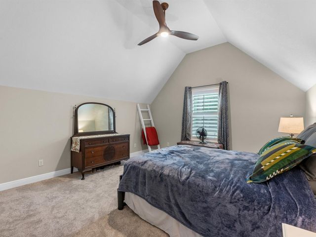210 Creekside Drive, Magnolia, TX 77354