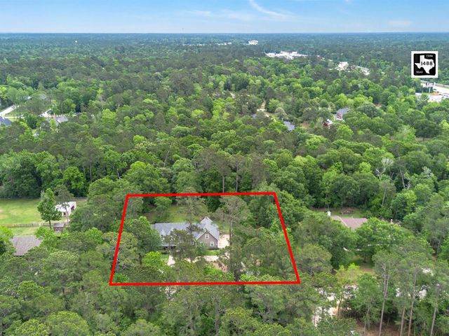 210 Creekside Drive, Magnolia, TX 77354