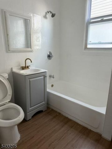 63 Grove St, Bloomfield Twp., NJ 07003