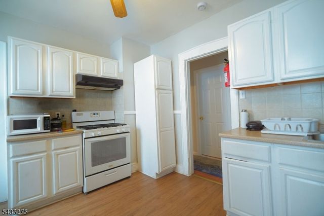 63 Grove St, Bloomfield Twp., NJ 07003