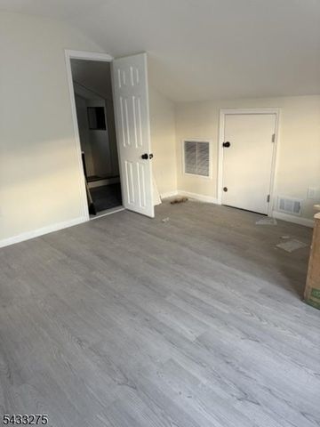 63 Grove St, Bloomfield Twp., NJ 07003