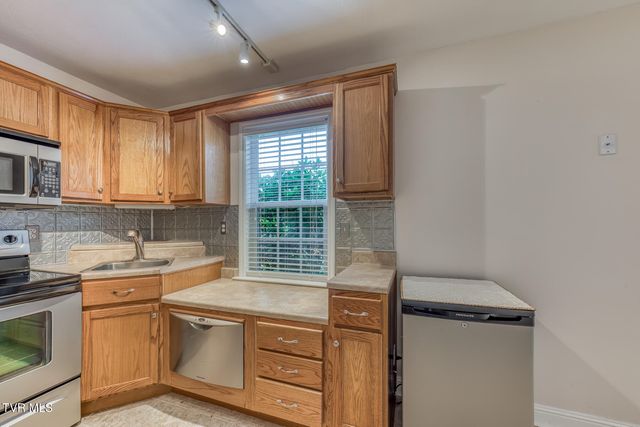 242 Sweetgrass Lane, Jonesborough, TN 37659