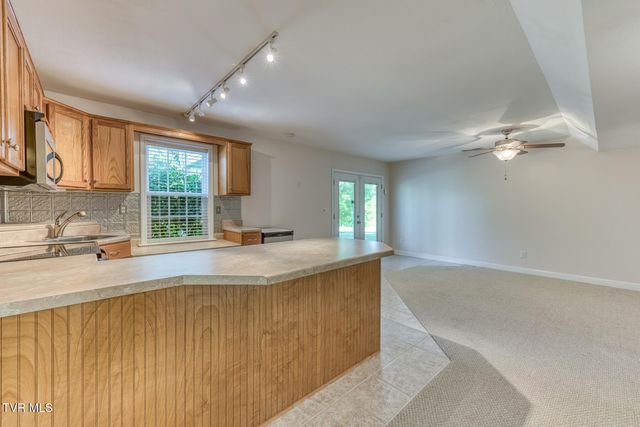 242 Sweetgrass Lane, Jonesborough, TN 37659