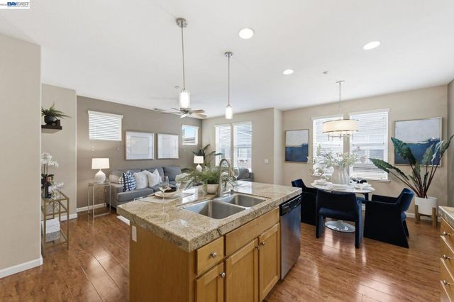 6005 Hillbrook Pl, Dublin, CA 94568