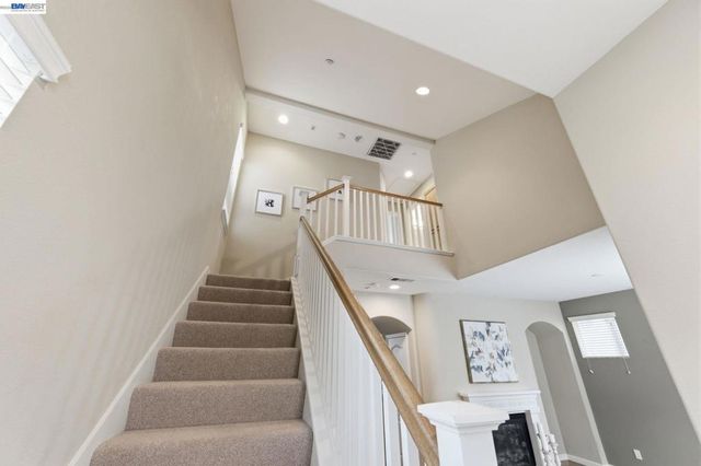 6005 Hillbrook Pl, Dublin, CA 94568