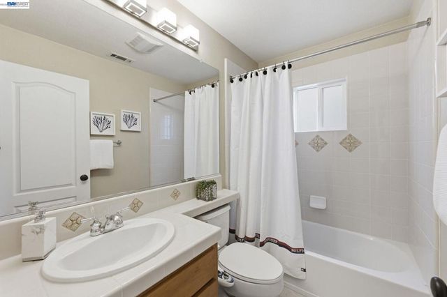 6005 Hillbrook Pl, Dublin, CA 94568