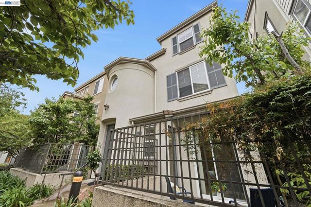 6005 Hillbrook Pl, Dublin, CA 94568