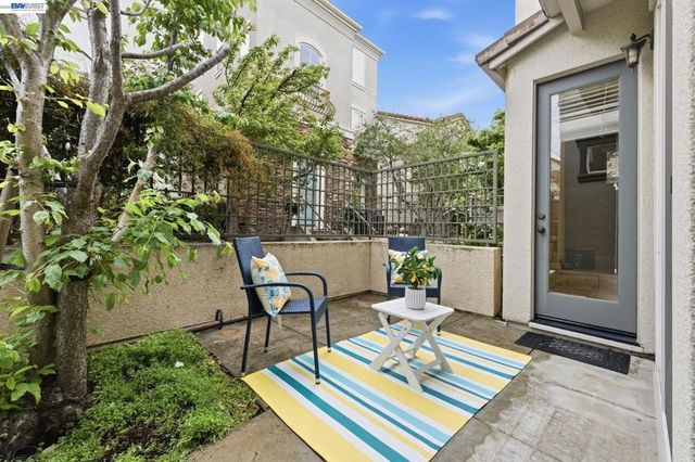 6005 Hillbrook Pl, Dublin, CA 94568
