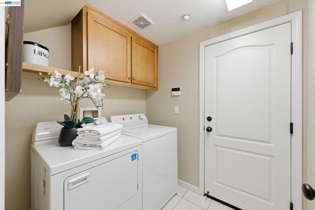 6005 Hillbrook Pl, Dublin, CA 94568