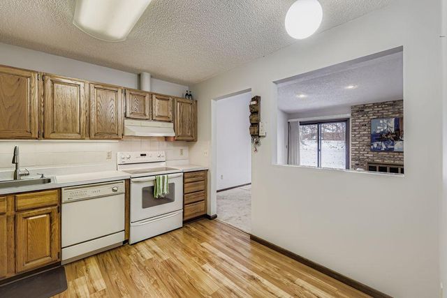 1935 Harbor Lane N, Plymouth, MN 55447