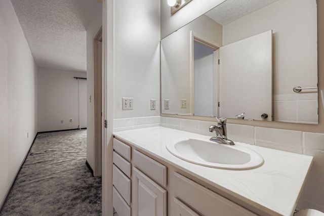 1935 Harbor Lane N, Plymouth, MN 55447