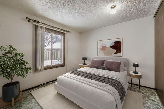 1935 Harbor Lane N, Plymouth, MN 55447