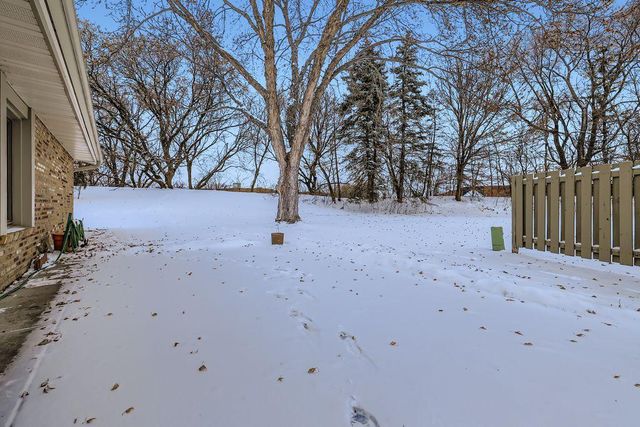 1935 Harbor Lane N, Plymouth, MN 55447