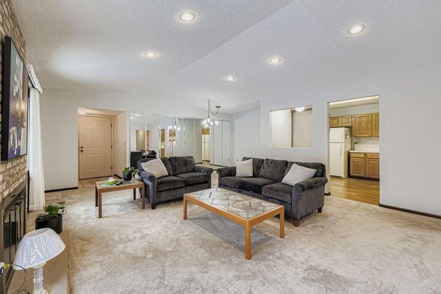 1935 Harbor Lane N, Plymouth, MN 55447