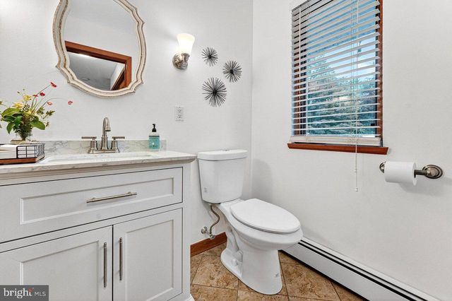 17 AZALEA WAY, Hamilton, NJ 08690