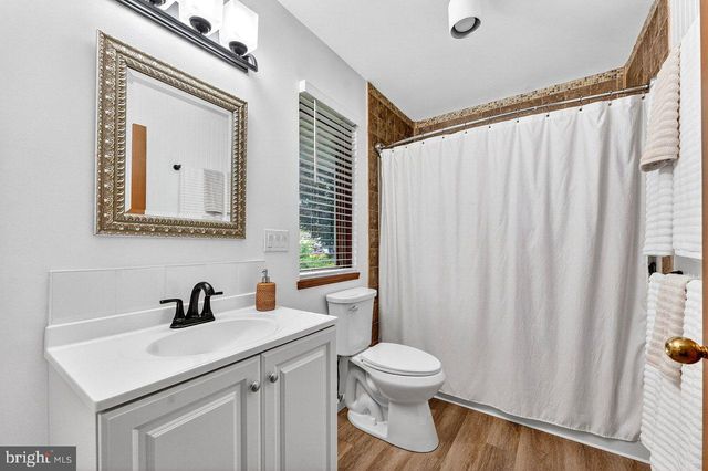 17 AZALEA WAY, Hamilton, NJ 08690