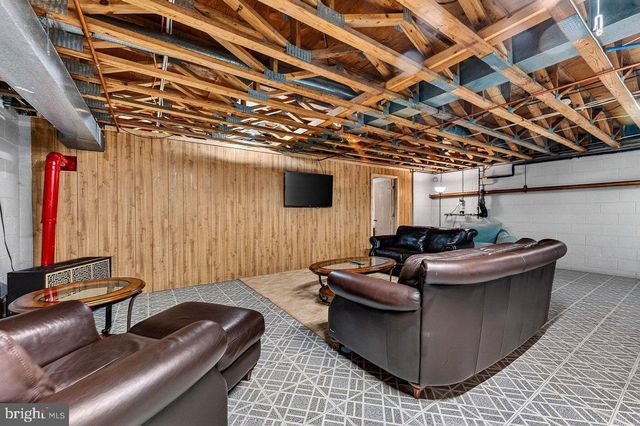 17 AZALEA WAY, Hamilton, NJ 08690