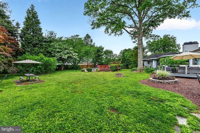 17 AZALEA WAY, Hamilton, NJ 08690