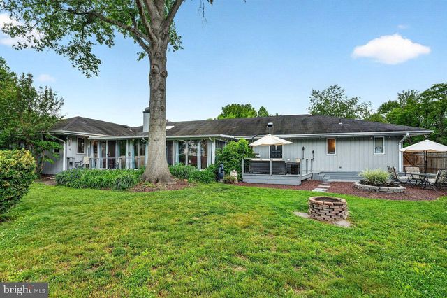 17 AZALEA WAY, Hamilton, NJ 08690