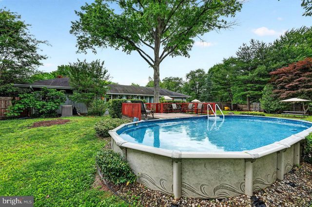 17 AZALEA WAY, Hamilton, NJ 08690