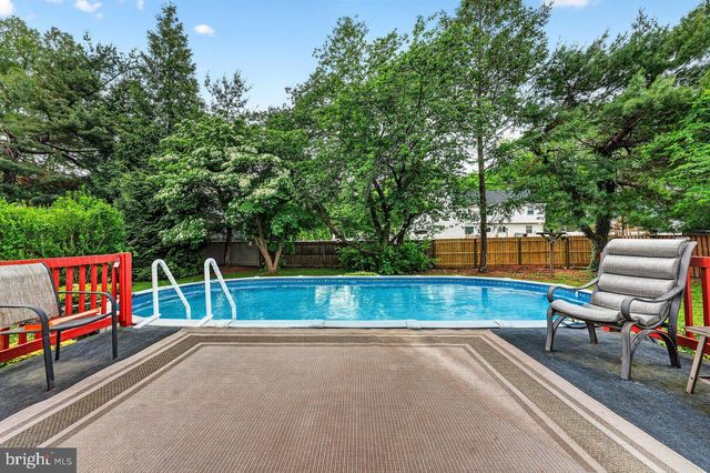 17 AZALEA WAY, Hamilton, NJ 08690