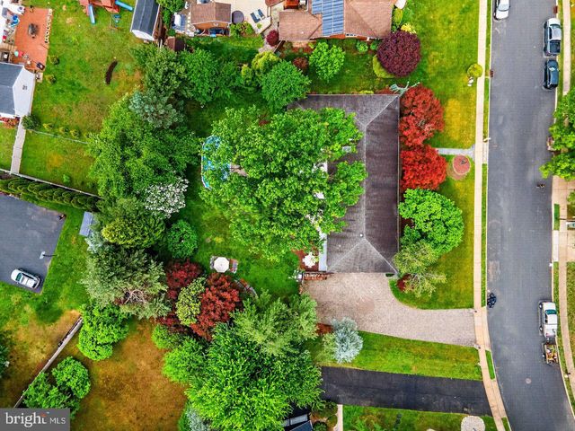 17 AZALEA WAY, Hamilton, NJ 08690