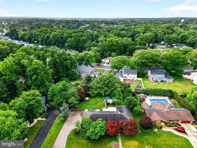 17 AZALEA WAY, Hamilton, NJ 08690